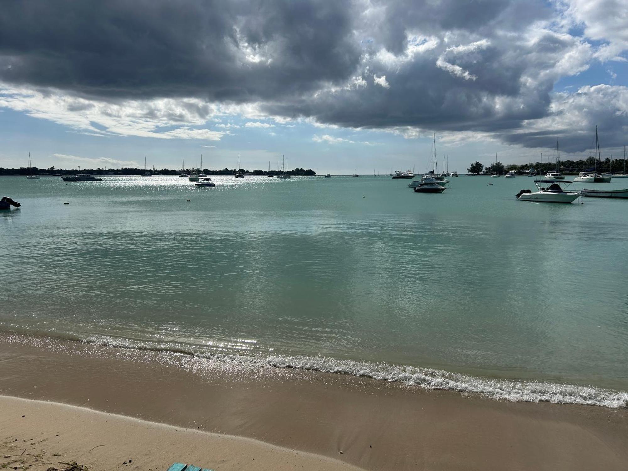 Coastal View Apartments Grand Bay Luaran gambar